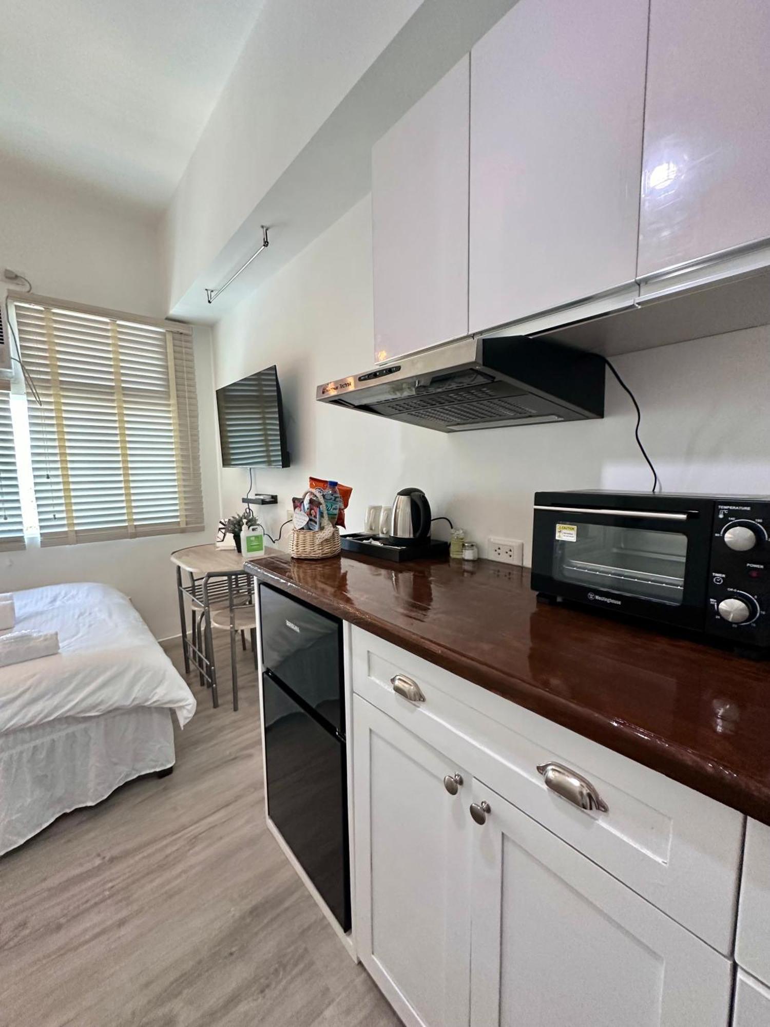 Studio One Condominium, Alabang - Bluu - Fiber Wi-Fi, Netflix-Ready Muntinlupa City Zewnętrze zdjęcie