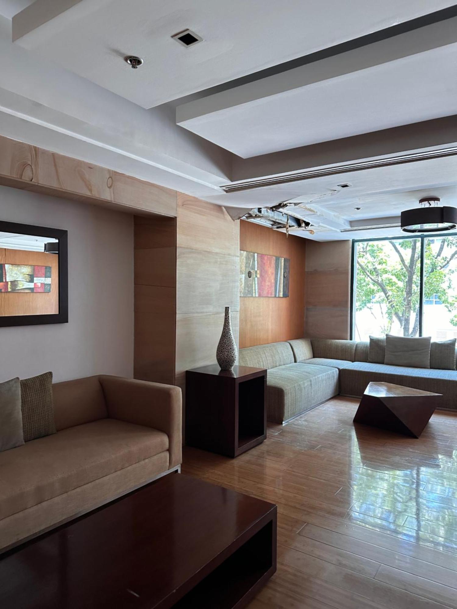 Studio One Condominium, Alabang - Bluu - Fiber Wi-Fi, Netflix-Ready Muntinlupa City Zewnętrze zdjęcie